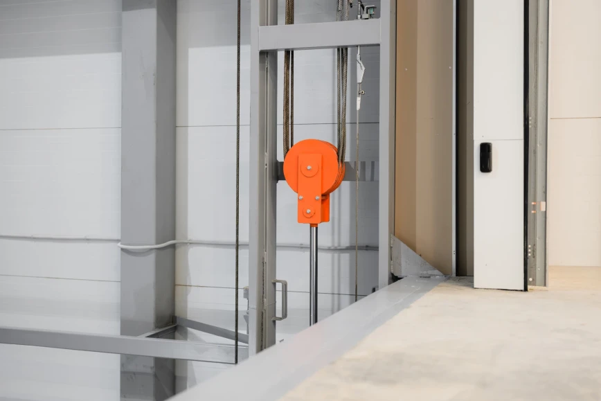 PODEMLIFT® 4XC-APP-3000 | Высота подъема 5,9 м | Размер платформы 3,0*6,3 Фото